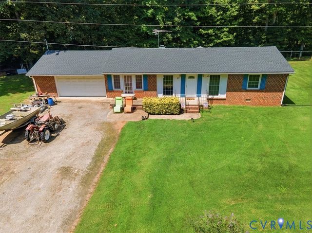27 Garland Town Rd, Mineral, VA 23117