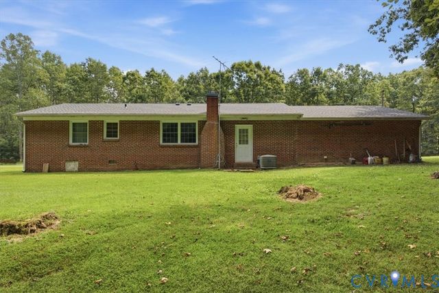 27 Garland Town Rd, Mineral, VA 23117