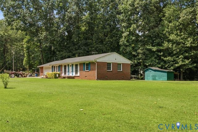 27 Garland Town Rd, Mineral, VA 23117