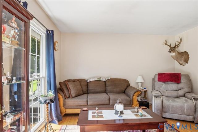 27 Garland Town Rd, Mineral, VA 23117