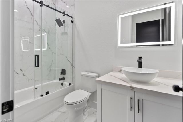 9047 Maywood CIR, Labelle, FL 33935