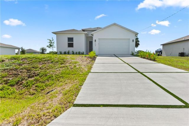 9047 Maywood CIR, Labelle, FL 33935