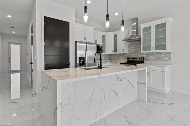 9047 Maywood CIR, Labelle, FL 33935