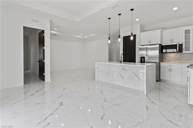 9047 Maywood CIR, Labelle, FL 33935