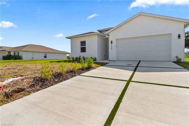 9047 Maywood CIR, Labelle, FL 33935