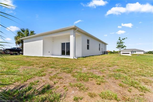 9047 Maywood CIR, Labelle, FL 33935