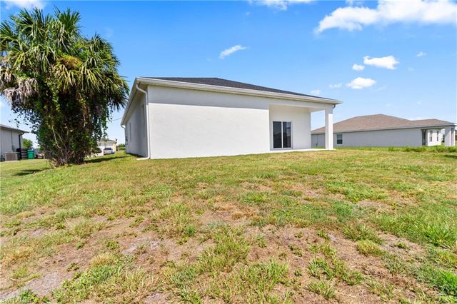 9047 Maywood CIR, Labelle, FL 33935