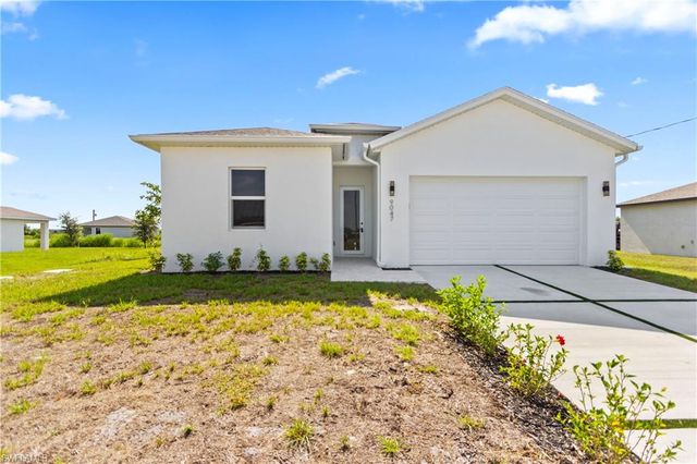 9047 Maywood CIR, Labelle, FL 33935