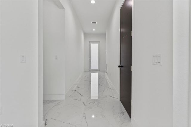 9047 Maywood CIR, Labelle, FL 33935