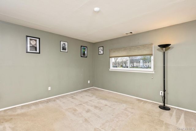 129 Pointe Circle N 129, Coram, NY 11727