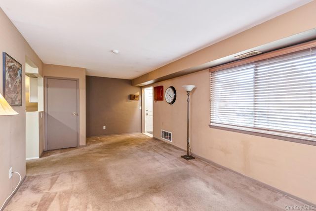 129 Pointe Circle N 129, Coram, NY 11727