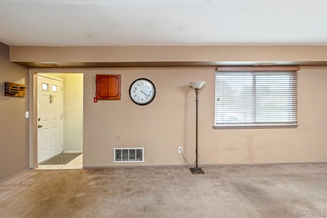 129 Pointe Circle N 129, Coram, NY 11727
