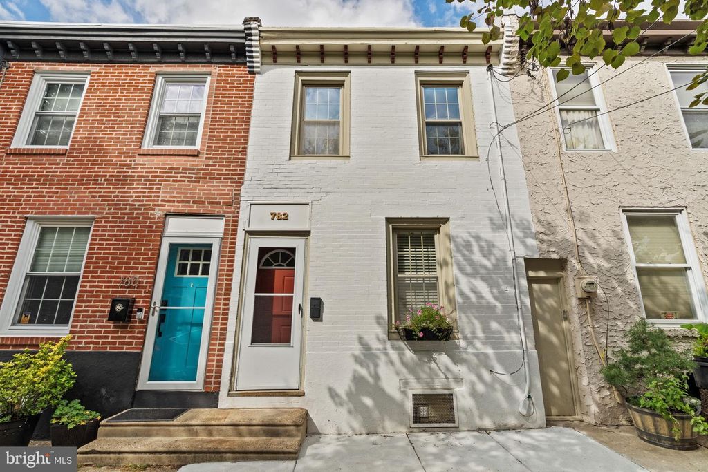 782 N BUCKNELL ST N, Philadelphia, PA 19130 — photo 2