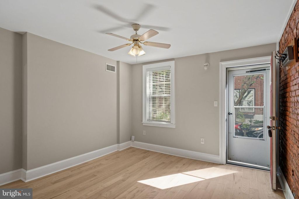 782 N BUCKNELL ST N, Philadelphia, PA 19130 — photo 4