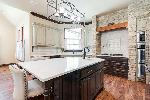 2688 La Belle Rue, Edmond, OK 73034