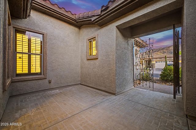 2416 W KACHINA Trail, Phoenix, AZ 85041