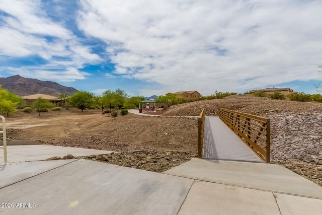 2416 W KACHINA Trail, Phoenix, AZ 85041