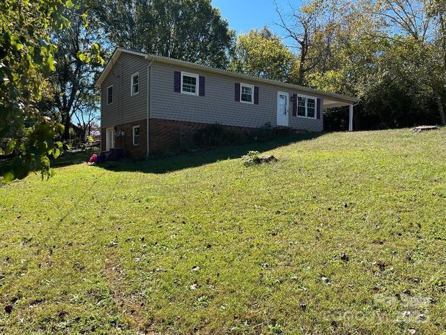 1115 Sandhurst Drive 9, Newton, NC 28658