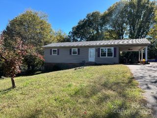 1115 Sandhurst Drive 9, Newton, NC 28658