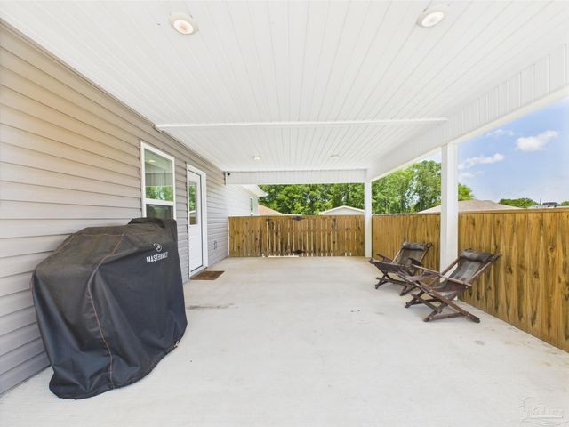430 Morris Ave, Cantonment, FL 32533
