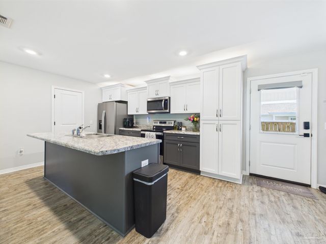 430 Morris Ave, Cantonment, FL 32533