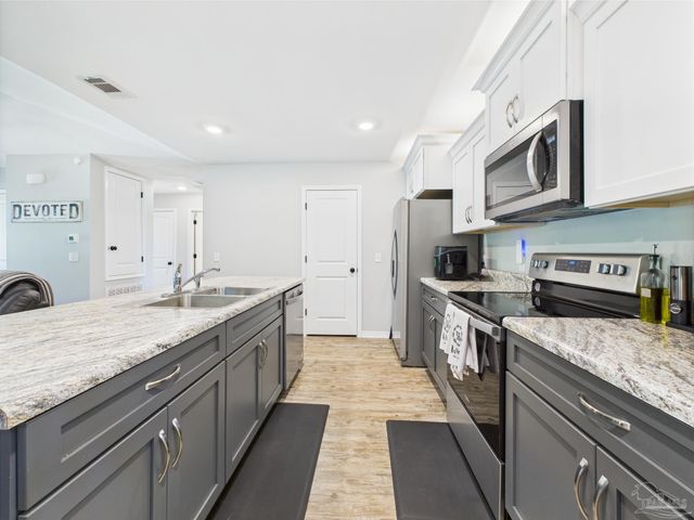 430 Morris Ave, Cantonment, FL 32533