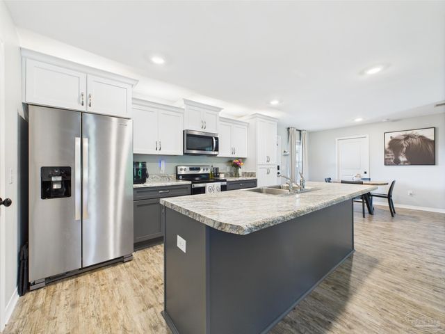 430 Morris Ave, Cantonment, FL 32533