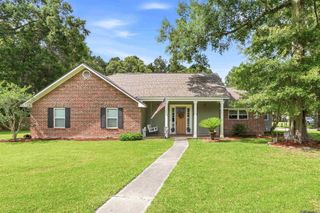 16777 Buckner Dr, Greenwell Springs, LA 70739