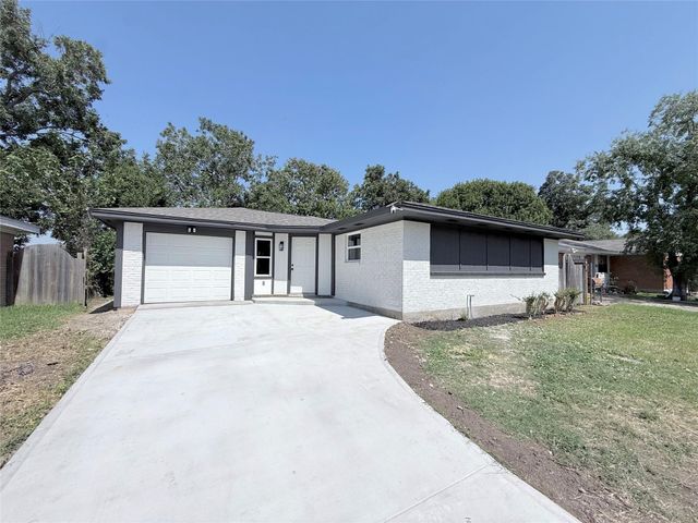 3418 Oleander Avenue, Texas City, TX 77590