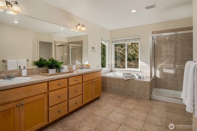 10647 Woodhaven Lane, Bellevue, WA 98004