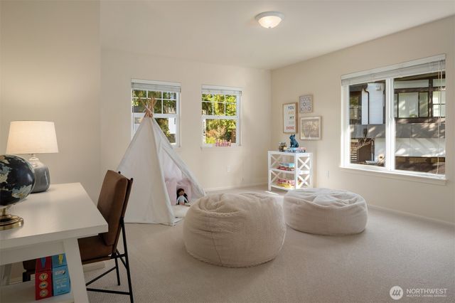 10647 Woodhaven Lane, Bellevue, WA 98004