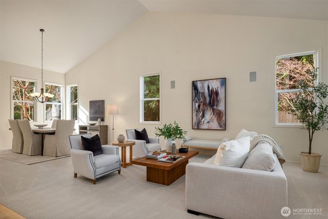 10647 Woodhaven Lane, Bellevue, WA 98004