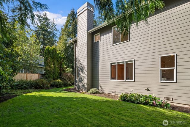 10647 Woodhaven Lane, Bellevue, WA 98004