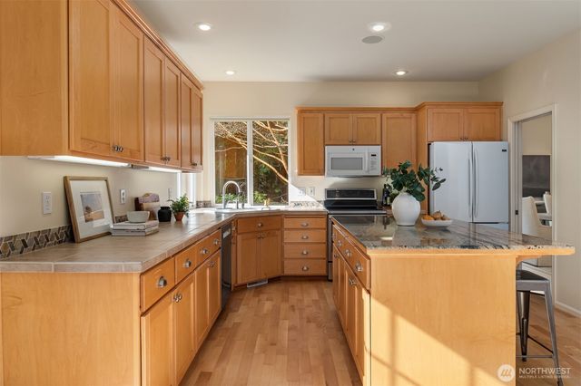 10647 Woodhaven Lane, Bellevue, WA 98004