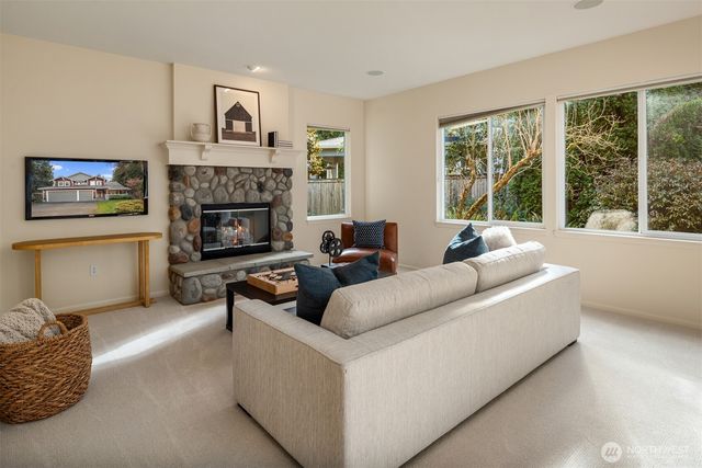 10647 Woodhaven Lane, Bellevue, WA 98004