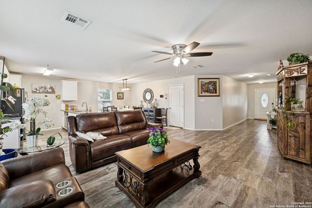 6915 Gino Valley, San Antonio, TX 78242