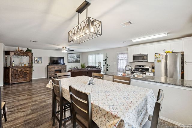 6915 Gino Valley, San Antonio, TX 78242