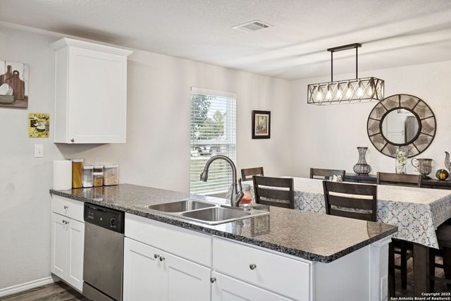 6915 Gino Valley, San Antonio, TX 78242
