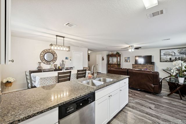 6915 Gino Valley, San Antonio, TX 78242