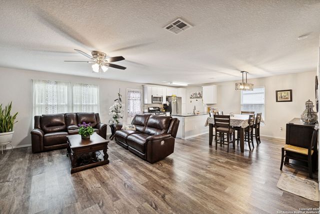 6915 Gino Valley, San Antonio, TX 78242