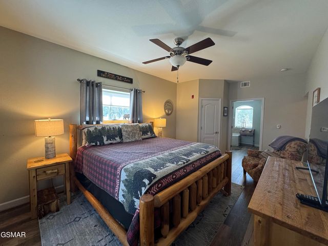 124 Plaza Drive, Pigeon Forge, TN 37863