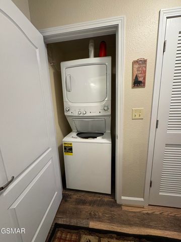 124 Plaza Drive, Pigeon Forge, TN 37863