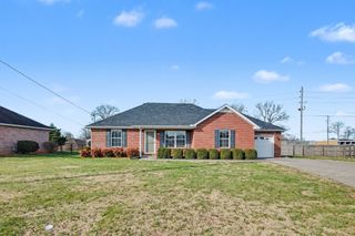 8005 Valencia Dr, Smyrna, TN 37167