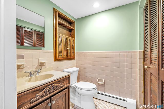 43 Limerick Road, Trumbull, CT 06611