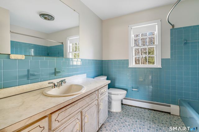 43 Limerick Road, Trumbull, CT 06611