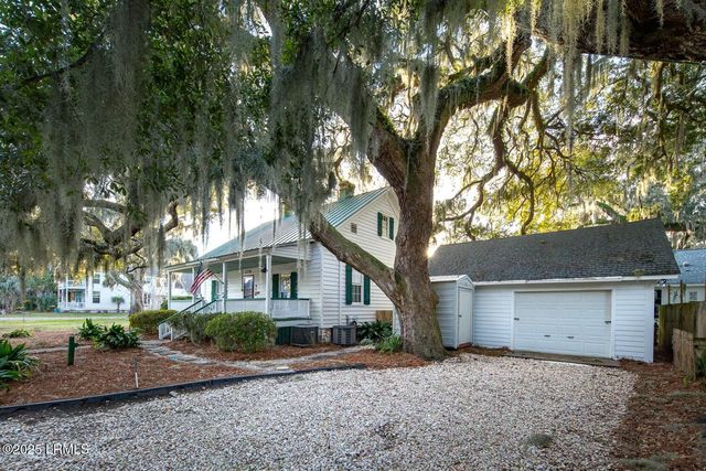 1003 London Avenue, Port Royal, SC 29935