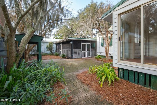 1003 London Avenue, Port Royal, SC 29935