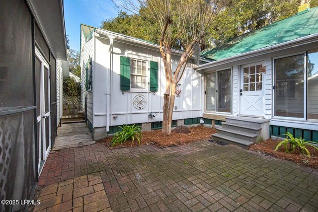 1003 London Avenue, Port Royal, SC 29935