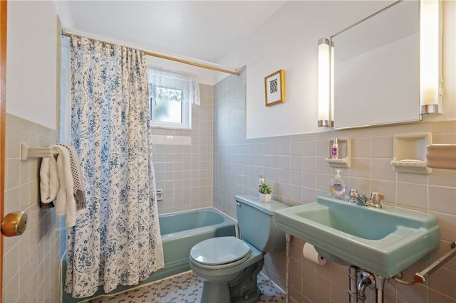 1156 W Point Ave, Brighton Heights, PA 15212