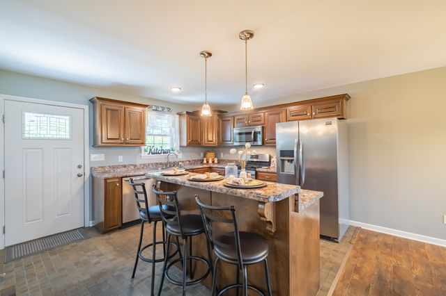 1143 Tom Grissom Rd, Morrison, TN 37357